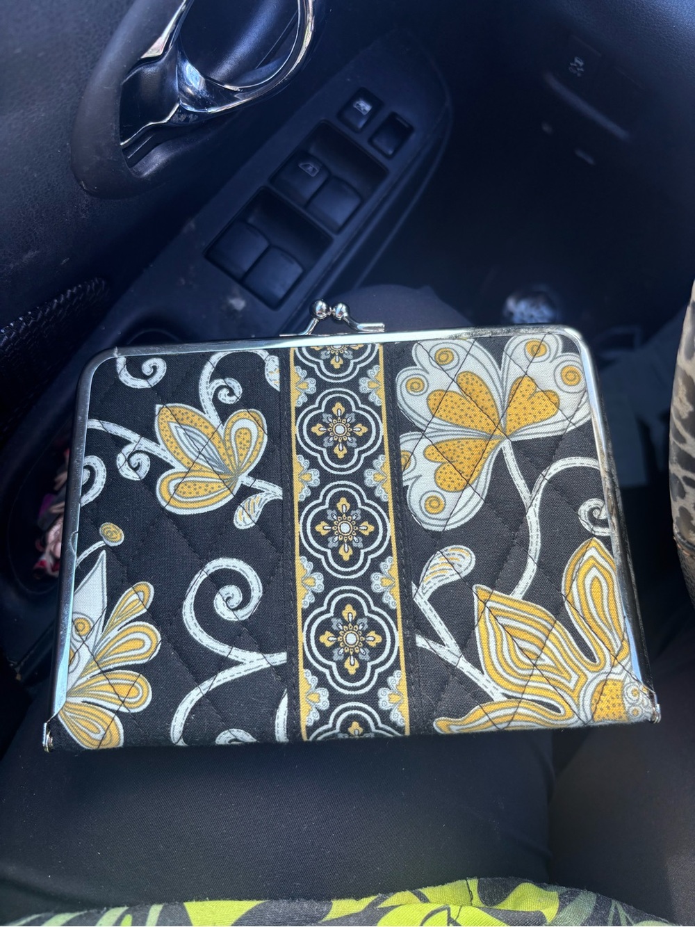 Vera Bradley Quilted Floral Photo album Clutch in Black, Yellow & Cream